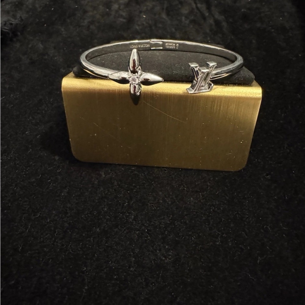 Louis Vuitton Silver Louisette Bracelet with Iconic Monogram M1671S